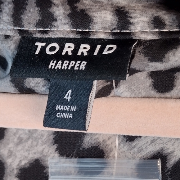 Sz 4X (26) NWT TORRID Harper Formal Grey Leopard Flutter Sleeves Vneck 31"PTP - Picture 3 of 14